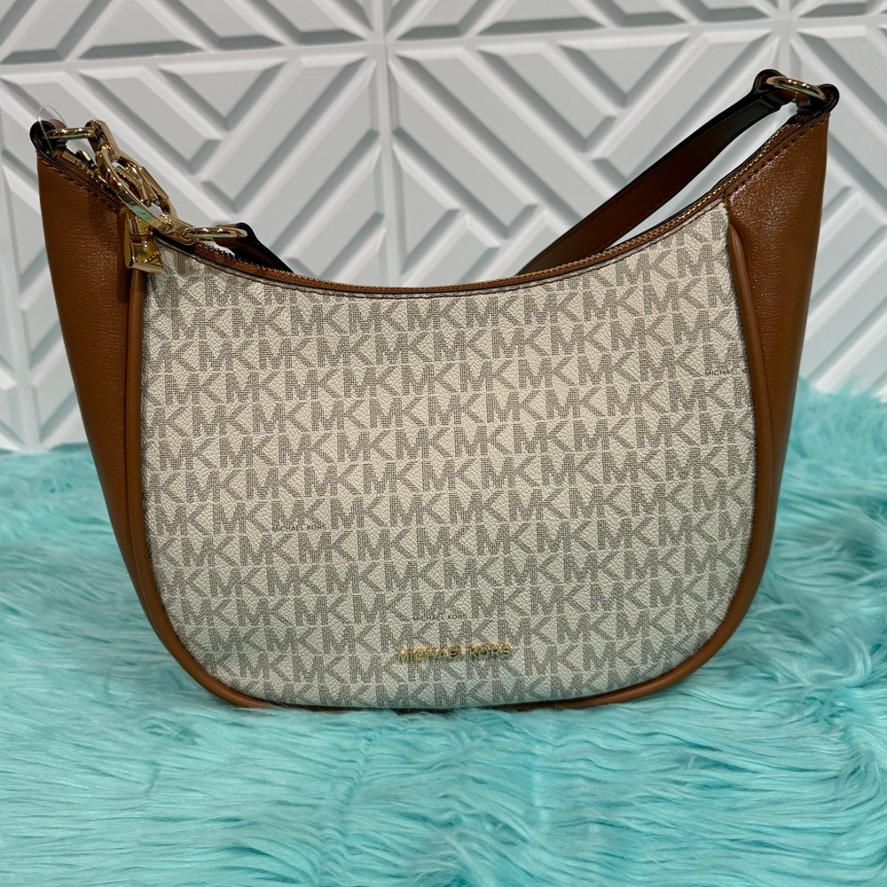 Michael Kors CHERYL Medium Adjustable Crossbody bag Tan and Cream. NWT